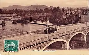 ... et sur le pont du Gave, à la même époque.