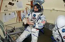 Sunita Williams est ici dans le Soyouz TMA-9, lors de sa première mission.