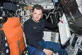 Roman Romanenko dans le poste de pilotage de la navette spatiale (23 novembre)