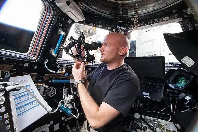 Gerst expérimente la navigation au sextant depuis l'espace, dans la Cupola