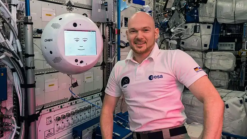 Alexander Gerst et le robot CIMON, dans le laboratoire Columbus