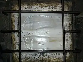 Rome, via Appia Antica, Église Quo vadis : ex-voto romain supposé être l'empreinte de saint Pierre.