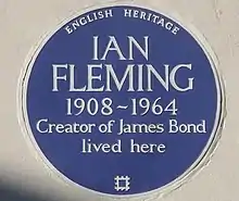 Plaque bleue de Ian Fleming à Belgravia, à Londres.