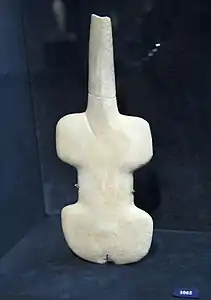 Idole en forme de violon, 21 cm, -3200 / -2800.