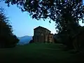 Vue de l’extérieur de Santa Cristina de Lena.