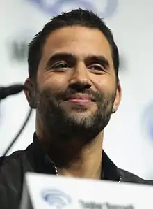 Ignacio Serricchio interprète Don West.