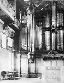 Photographie de l’ancien orgue Cavaillé-Col du château d’Ilbarritz.