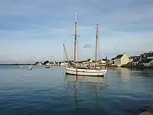 Le Popoff dans le port de l'Île-Tudy.