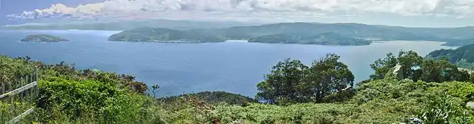 Île Coelleira à gauche et ria de O Barqueiro à droite, vus depuis le sémaphore de Bares