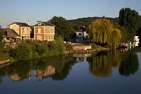 Maison de l'île de la Loge peinte par Alfred Sisley.