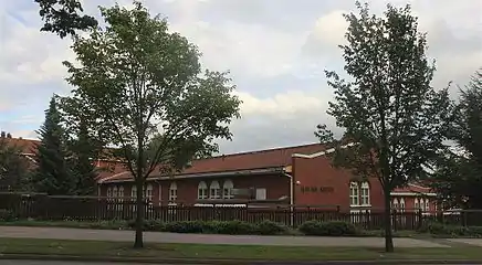 École d'Ilola vue d'Epinkoskentie.