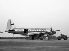 Un Iliouchine tchécoslovaque à l'aéroport d'Orly en 1957.