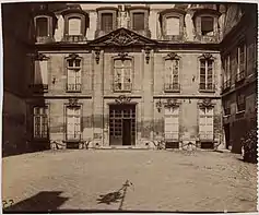 Façade sur cour de l'hôtel Gouffier de Thoix.