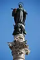 La statue de l'Immaculée Conception au sommet de la Colonne.