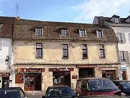 L’immeuble du 12, place du Marché (XVe siècle).