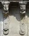 Supports de balcon sculptés
