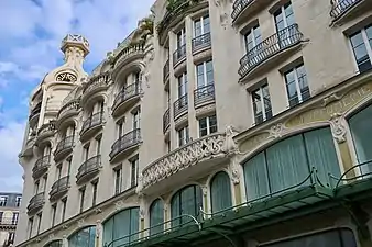 Immeuble Félix Potin de la rue de Rennes vu depuis la rue Blaise-Desgoffe.