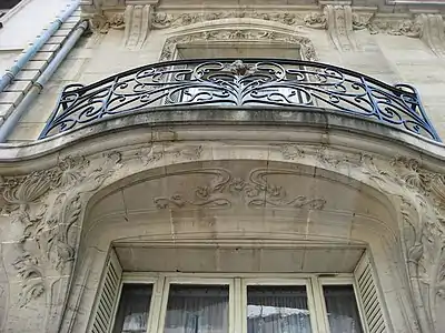 Détail du balcon.