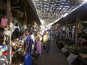 Véritable curiosité dans un pays majoritairement ancré dans le patriarcat, le Ima Market est le principal marché couvert de la capitale Imphal et est exclusivement tenu par des femmes.