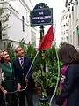 Dévoilement de la plaque en présence de la famille Gallimard.