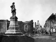 Rue Notre-Dame-Centre à la suite de l'incendie de Trois-Rivières de 1908.