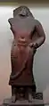 Bodhisattva (semblable au bodhisattva du moine Bala daté 81, musée de Sarnath). Grès rouge, Mathura. Fin Ier siècle. Musée indien, Calcutta