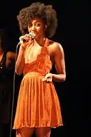 Inna Modja lors de son concert à Vaux-sur-Mer le 9 août 2012.