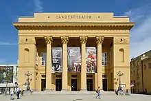 Description de l'image Innsbruck - Landestheater2.jpg.