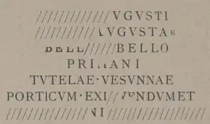 Transcription imprimé du texte original. Des hachures indiquent les endroits où l'original est lacunaire.