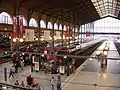 Vue de la charpente métallique de la gare du Nord, à Paris.