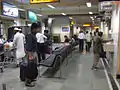 Intérieur de l'ancien aéroport de Varanasi.