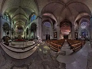 Vue panoramique 360° de l'intérieur.