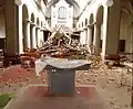 L'intérieur de la collégiale après le passage de la tempête.