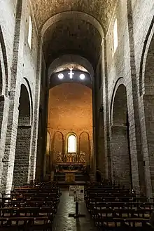 La nef et l'abside.