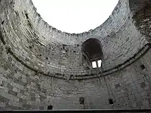 L'intérieur des ruines du Donjon du Château Gaillard (Normandie).