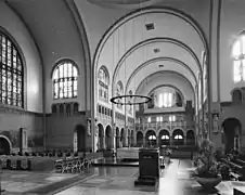 Enceinte de la cathédrale en 1971.