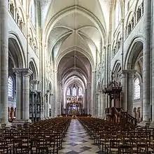 Nef de la cathédrale de Sens.