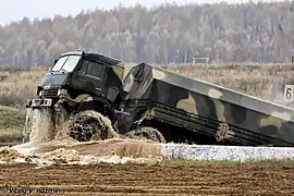 KamAZ-6350 en franchissement d'eau, 2011