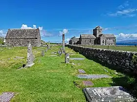 Le cimetière avec la chapelle Saint-Odran.