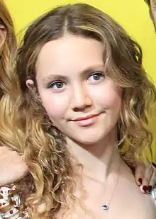 Description de l'image Iris Apatow at SXSW Red Carpet premiere of BLOCKERS (26876897268) (cropped).jpg.