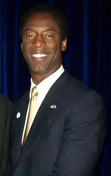 Isaiah Washington interprète Jaha.