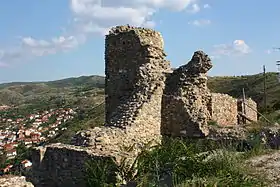 Ruines de la forteresse d'Isar.