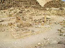 Temple d'Isis de la pyramide G1C attribuée à Hénoutsen