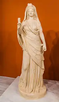Statue d'Isis / Perséphone, statue en marbre, IIe siècle, Musée archéologique d’Héraklion, Grèce