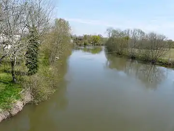 L'Isle en limite du Pizou et de Moulin-Neuf.