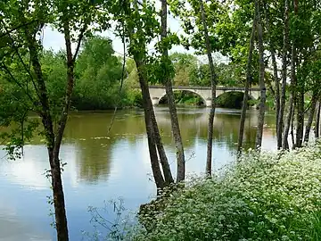 L'Isle entre Bénévent et Saint-Laurent-des-Hommes.