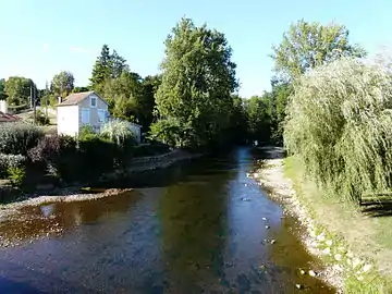 L'Isle au pont de Saint-Vincent-sur-l'Isle.