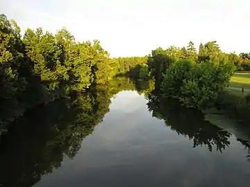 L'Isle vue depuis la passerelle no 3 en limite de Saint-Martial-d'Artenset et Saint-Laurent-des-Hommes.