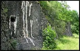 Vue rapprochée de l'ouvrage.