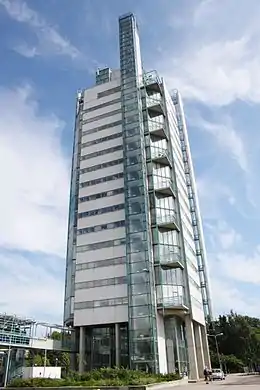 La tour d'Itäkeskus, 82 mètres de hauteur.